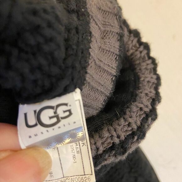 Ugg Carey knit black boots size 7 buttons - Picture 11 of 11